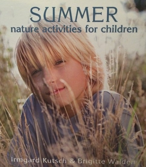 This book, originally written in German, is designed to give children a hands on experience of nature: the elements, plants and animals. 