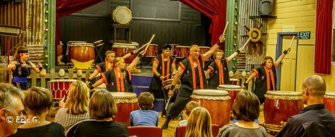 The Flying Dragons of the North (aka Show Taiks) have chosen the song "Hiryu Sandan Gaeshi (Leaping Dragon)" as their signature piece. Here it is being performed as a concert on Bruny Island, Tasmania.